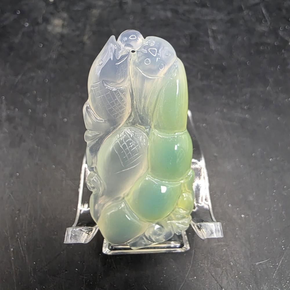 Chinese Fine Carved Translucent Pendant